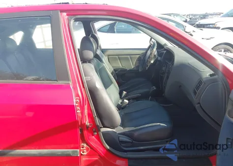 2002 Hyundai Elantra Gt z USA, uszkodzony, nr VIN KMHDN55D82U064144